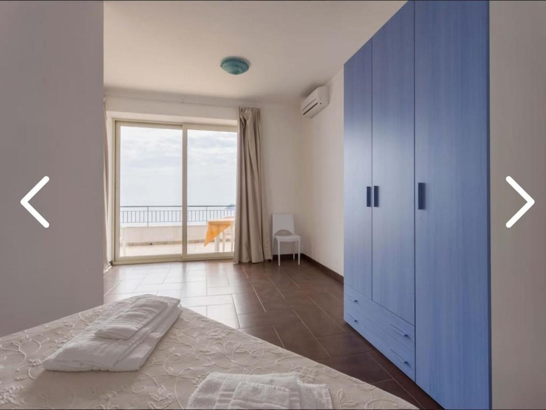 La Nave Sul Mare Di Taormina Bed and Breakfast Letojanni Exteriör bild