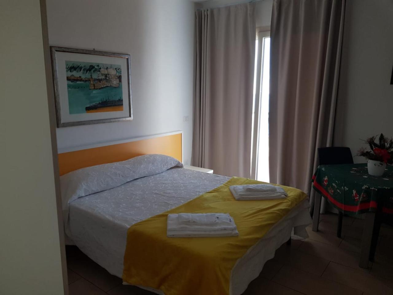 La Nave Sul Mare Di Taormina Bed and Breakfast Letojanni Exteriör bild